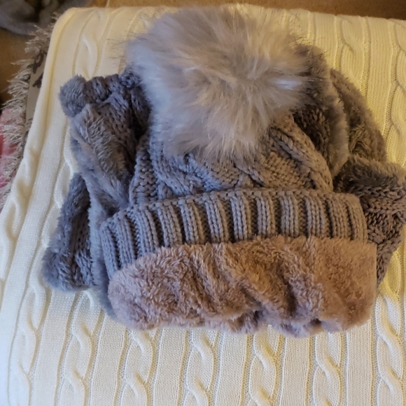 UGG HAT AND INFINITY SCARF SET NEW - Picture 3 of 4